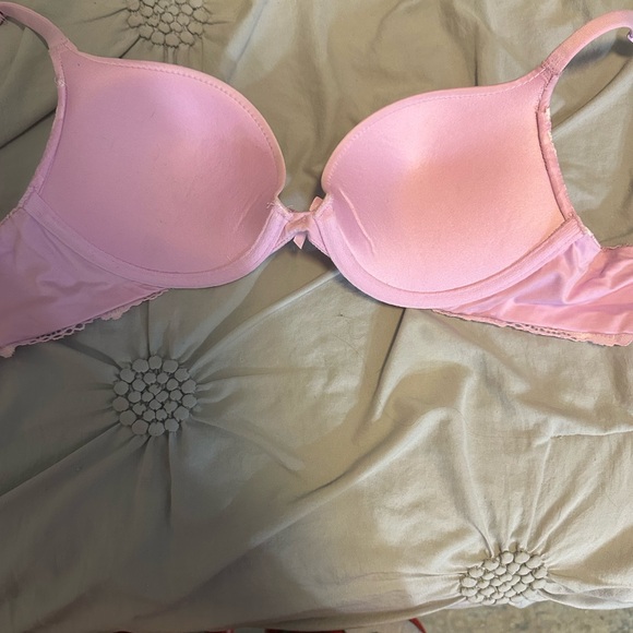Victoria's Secret Lavender Lace Bra - Picture 2 of 4